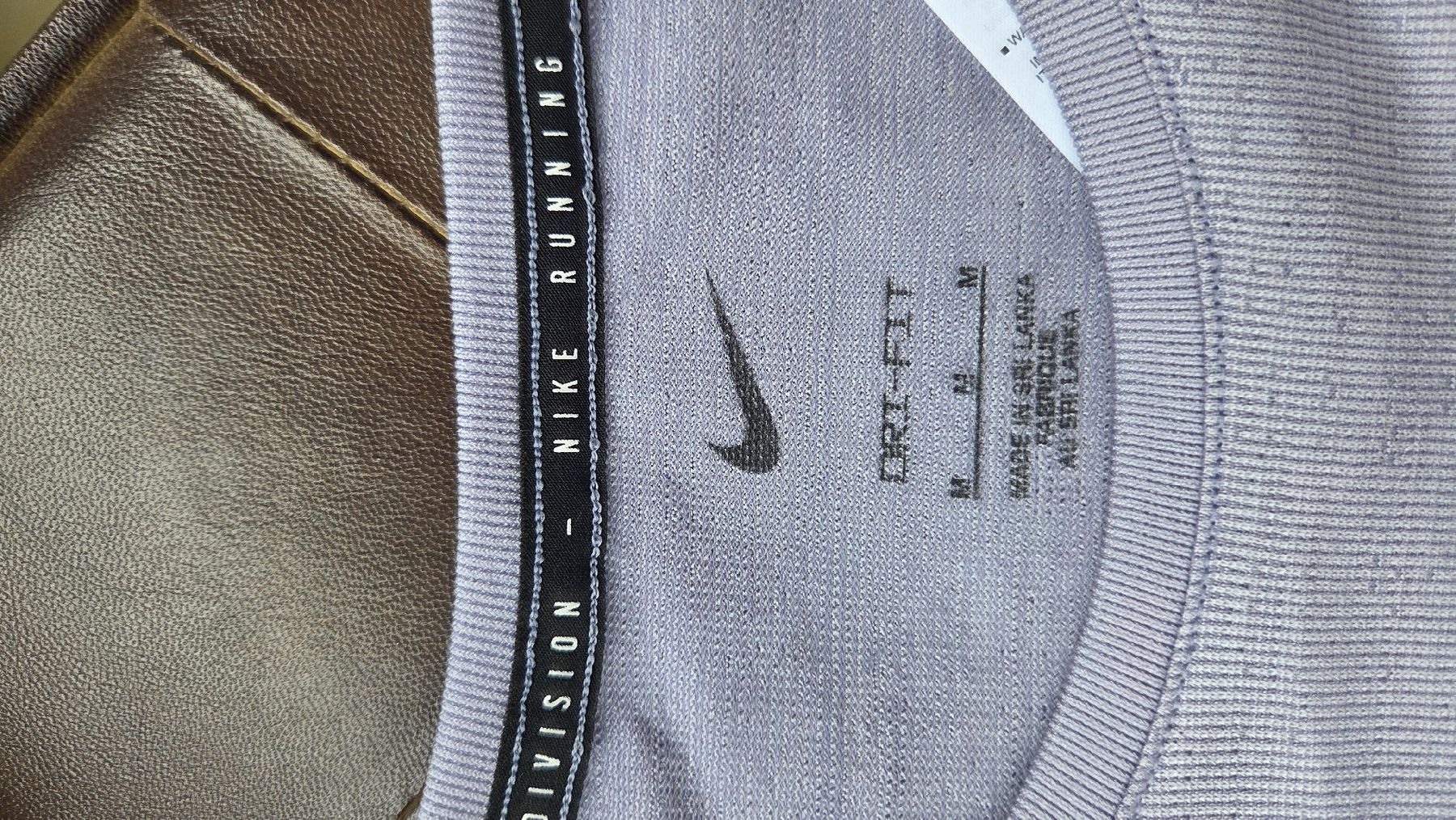 Nike T-shirt: Sport Laufshirt von Nike in M – Nuovo (secondo la descrizione) da Kreuzlingen venduto da MeinKleinesAtelier 3