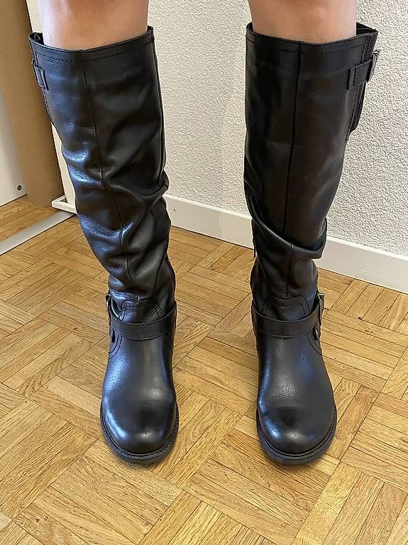 Damenschuhe: Bottes noires à talons – Neu und originalverpackt aus Gland von Khazmur1 2