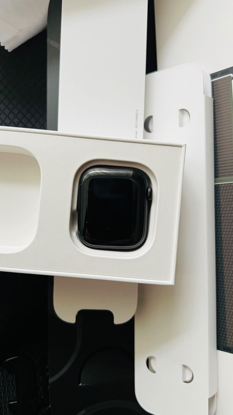 Apple Smartwatch: Apple Watch Series 7, 41mm, Titanium, Space Black – Usato da Winterthur venduto da aax5 3