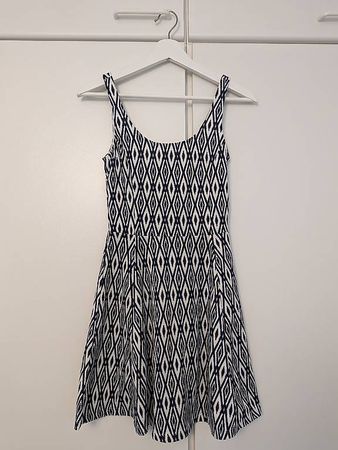 Sommerkleidchen DIVIDED H&M