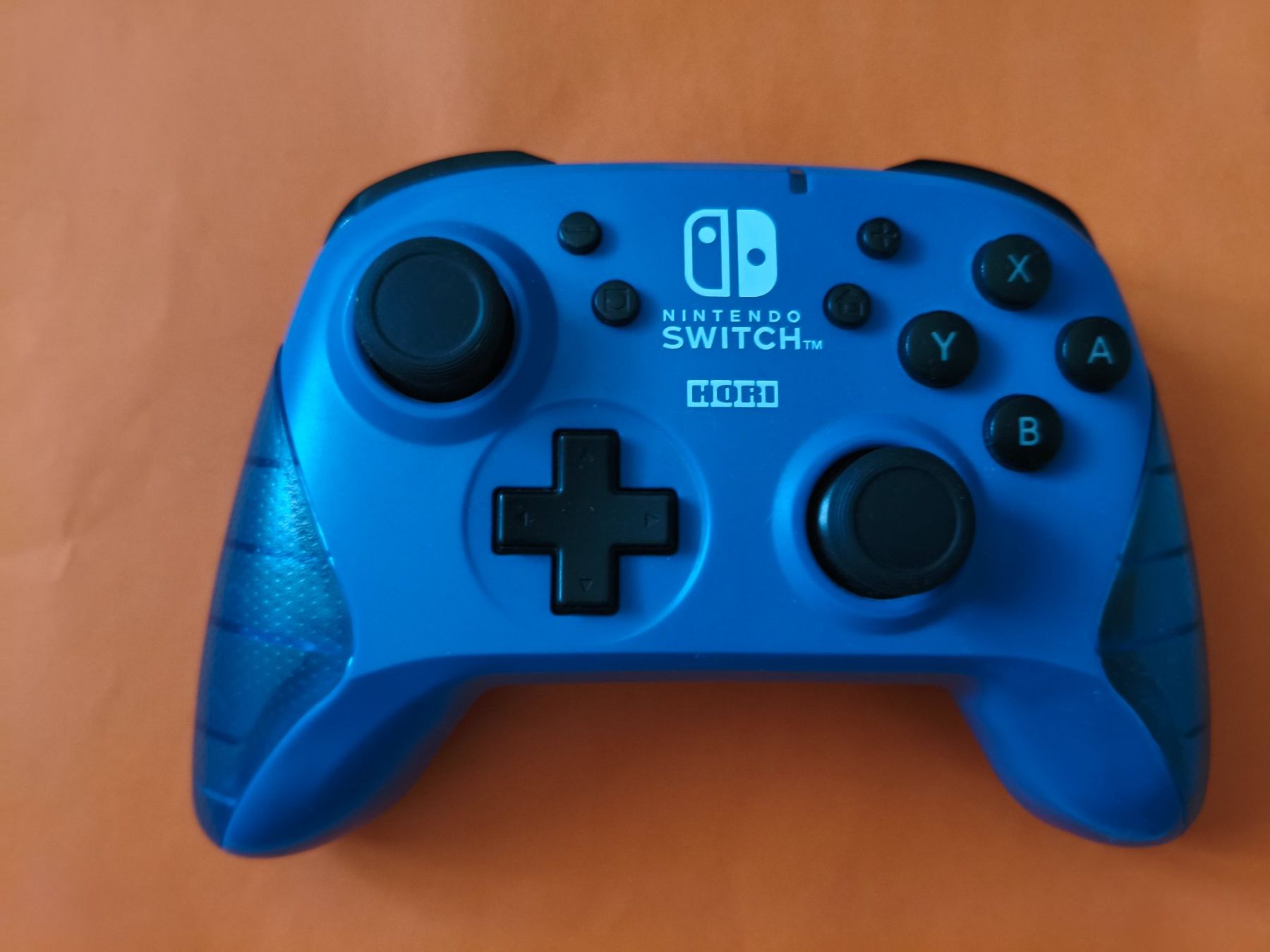 Nintendo Console: Nintendo Switch wireless Controller Hori top – Usato da Vogelsang AG venduto da miinlade