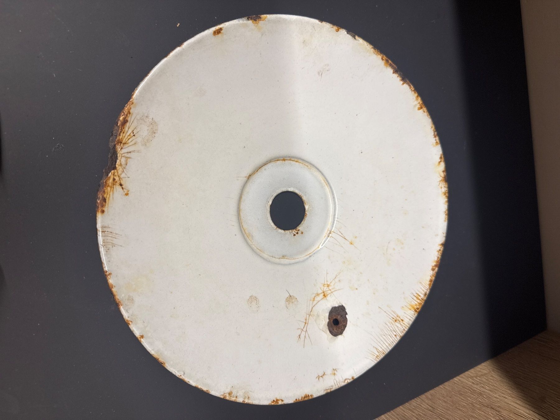 Paralumi: Lampe abat-jour vintage émaillé vert – Usato da Lajoux JU venduto da Briard0 2