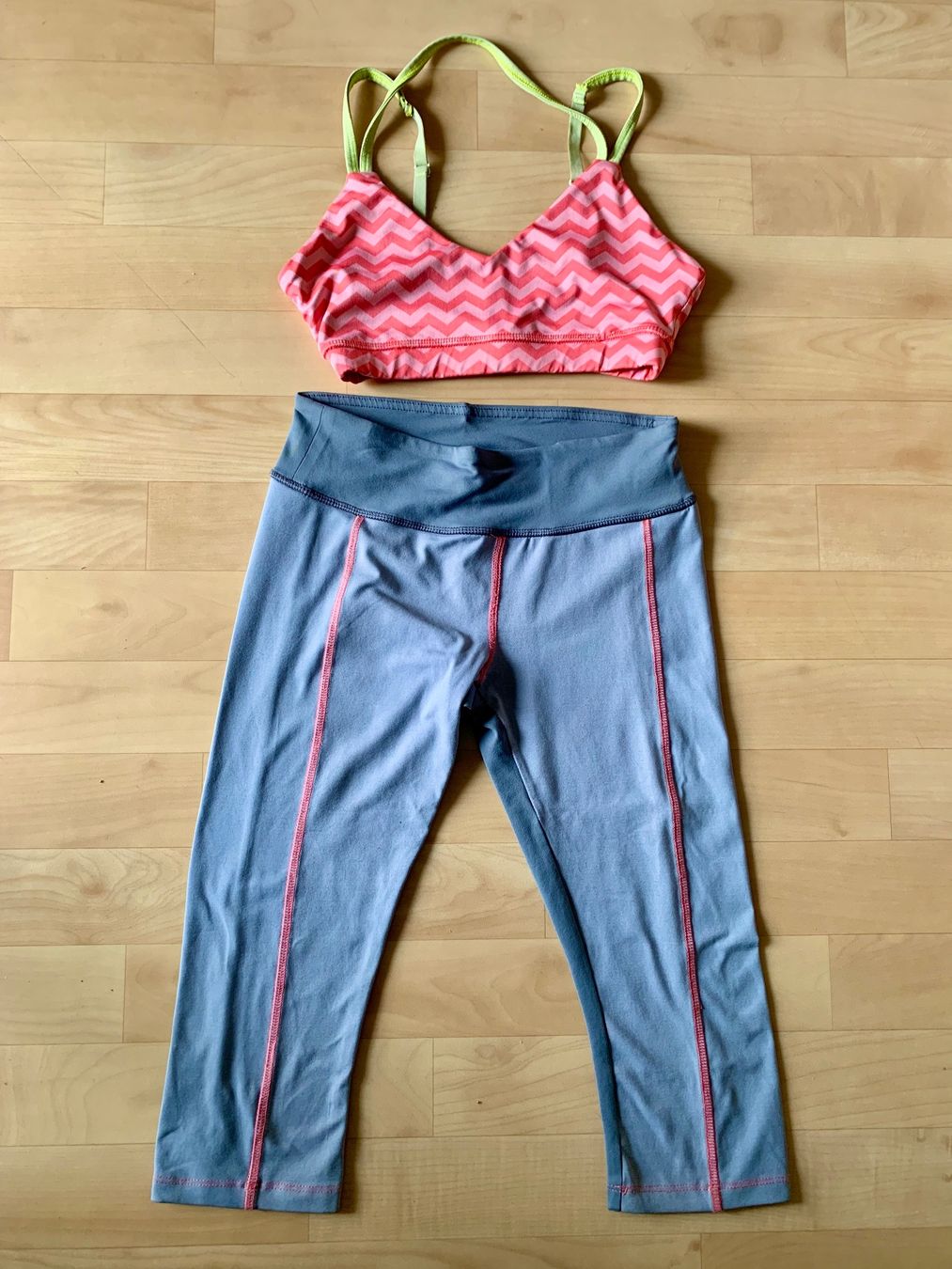 Lotti di vestiti: SPORT Kleiderpaket: 3 Sets XS/S – Usato da Zürich venduto da Angela_Fashion_Lover 3