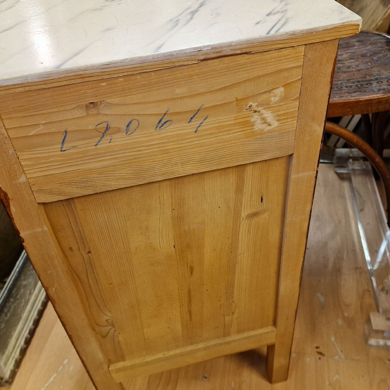 Comodini: Antikes Holz-Nachttischli – Usato da BERN venduto da Intarsia 4