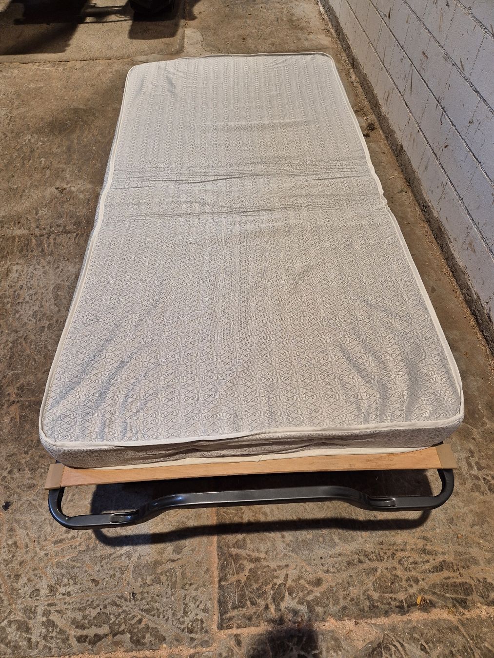 Letti: Gästebett/Klappbett/Notbett – Usato da Adetswil venduto da Hugo54 4