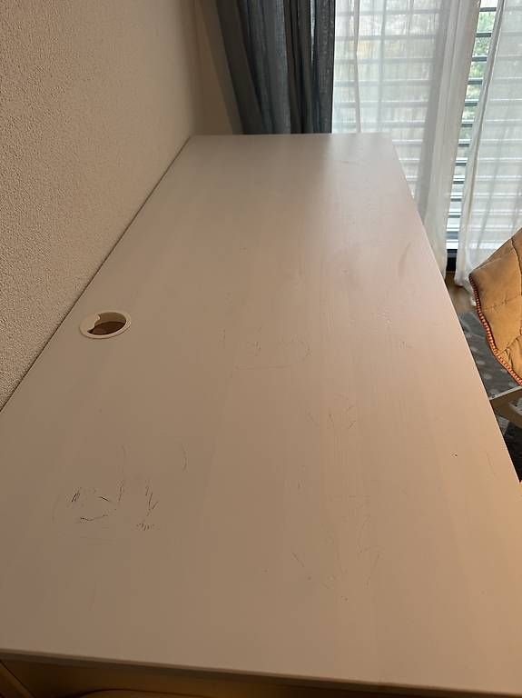 Ikea Schreibtische: Tisch +Stuhl ikea – Gebraucht aus Glattpark(Opfikon) von AnaStojkov 2