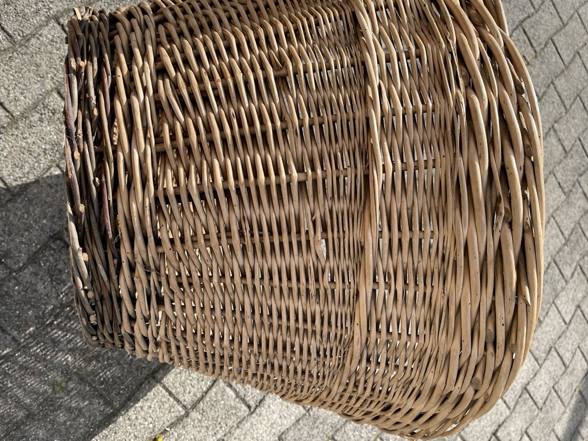 Altro per la casa: Grosser alter Weidekorb 90cm leicht defekt – Usato da Niederbüren venduto da poschti 4