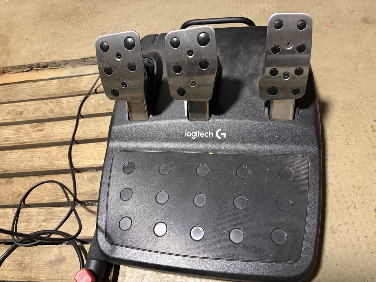 Logitech Controller: Logitech G29 Driving Force mit Sitz Challenge 59 – Usato da Allschwil venduto da TomasUchiha 1
