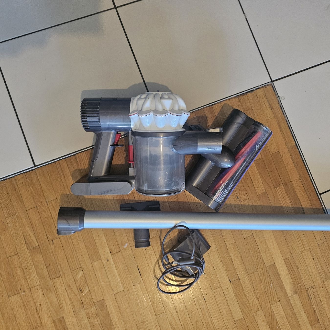 Dyson Staubsauger & Zubehör: Dyson v6 – Gebraucht aus Plan les ouates von Braun_charly 2