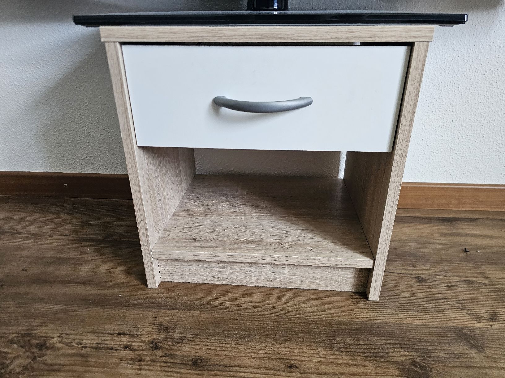 Comodini: Nachttisch aus Holz – Nuovo (secondo la descrizione) da Bellach venduto da Mihai17