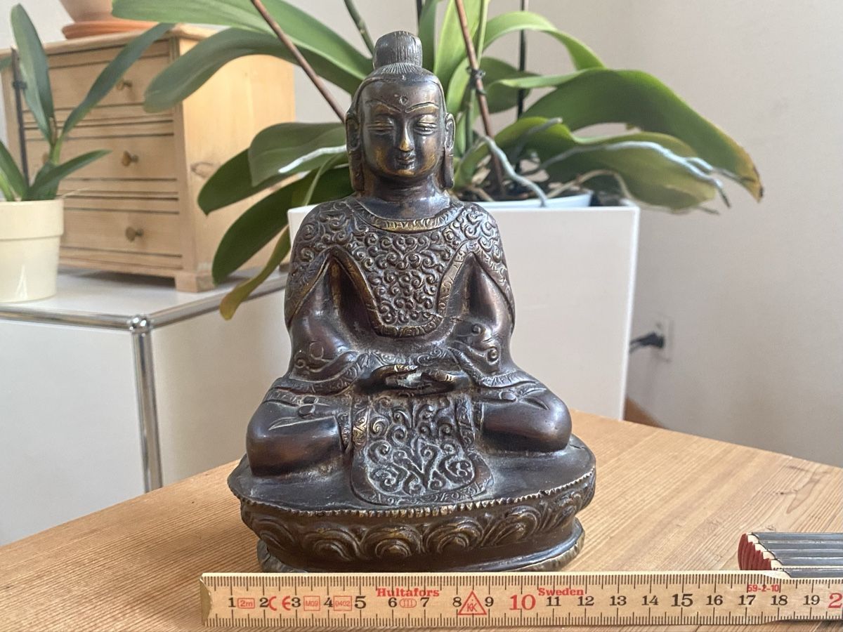 Sculture & Statue: Buddha Figur Bronze Art Deco Antik – Usato da Buochs venduto da H16 8