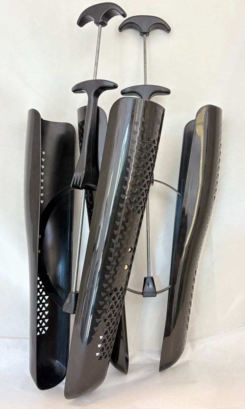 Alle Werkzeuge: Stiefelspanner 2x – Gebraucht aus Zürich von Drahtzug
