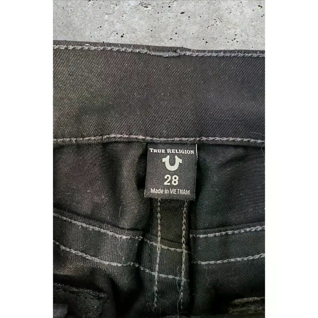 True Religion Pantalons: True Religion Straight Relaxed Schwarz – D'occasion à Hünenberg See par nik_g2y2 4