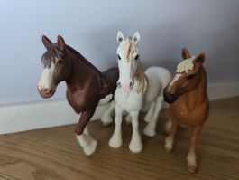 3 schleich horses