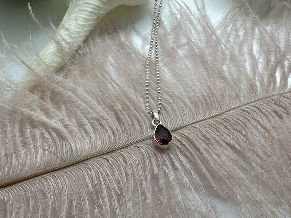 Catenine: Silbette mit Anhänger – Nuovo e nell'imballaggio originale da Niederglatt ZH venduto da Silberschmuck-design 1