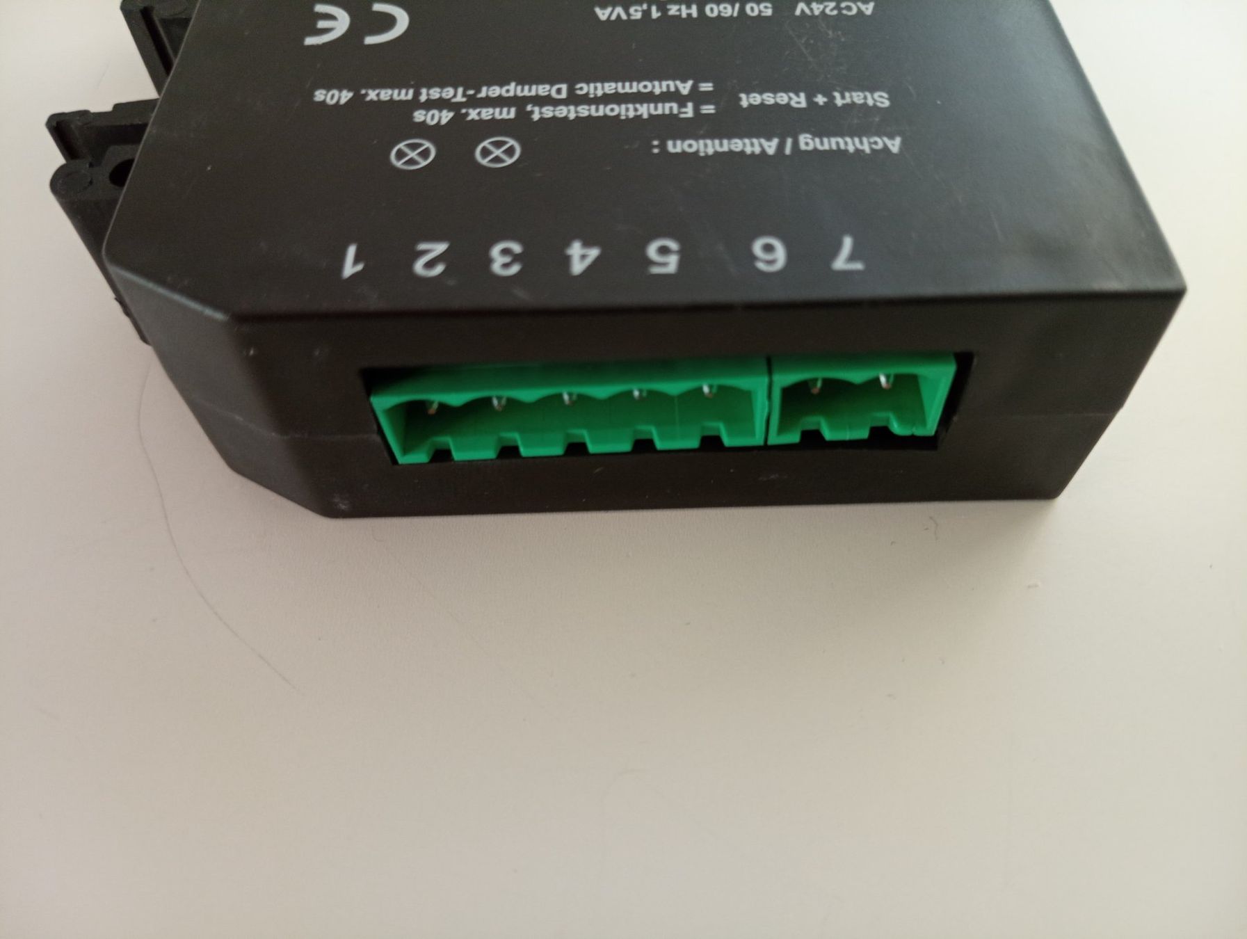 Componenti elettronici: BV-Control TROX Steuer- und Anzeigegerät / THC24-E – Usato da Ufhusen venduto da HKSC 3