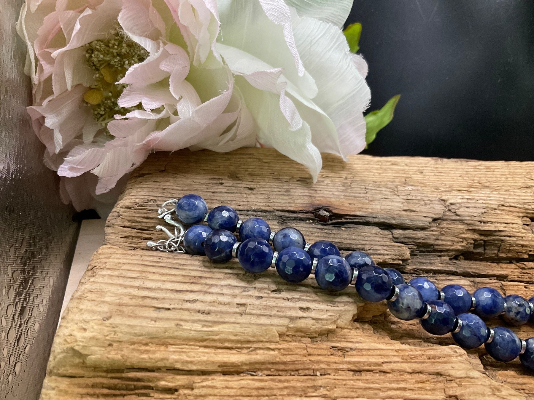 Catenine: Collier Sodalith facettiert, 8mm Kugeln – Nuovo (secondo la descrizione) da luzern venduto da Alpendorf1 2
