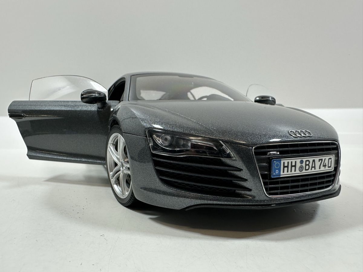 Kyosho Modellini d'auto: Audi R8 1:18, anthrazit-silber, KYOSHO – Usato da Zofingen venduto da rf9_x2xt 9