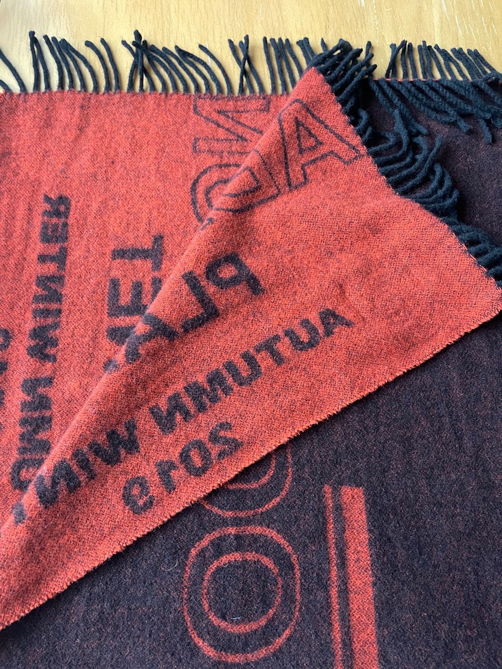 Foulard & Sciarpe: J Lindeberg 100% wool scarf – Usato da Zürich venduto da hol_bc6v 1
