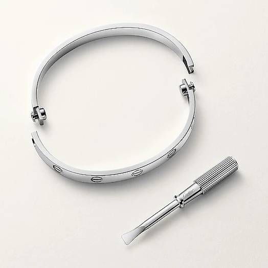 Cartier Bracciali & Braccialetti: Cartier Bracelet Love taille 18 – Usato da Pully venduto da Occasions-luxe.Golay 2