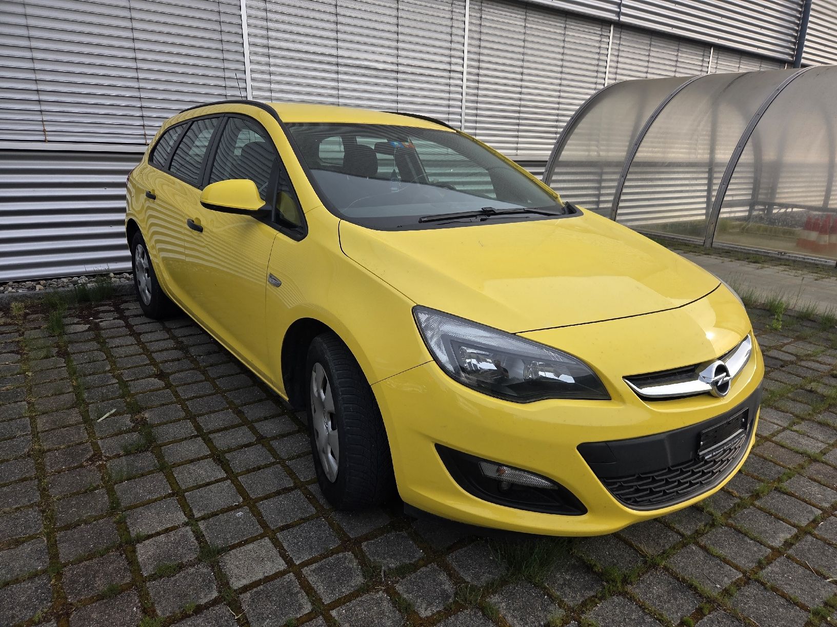 Opel Automobili: Opel Astra J 1.6 Diesel  – Difettoso da Solothurn venduto da LYRELA