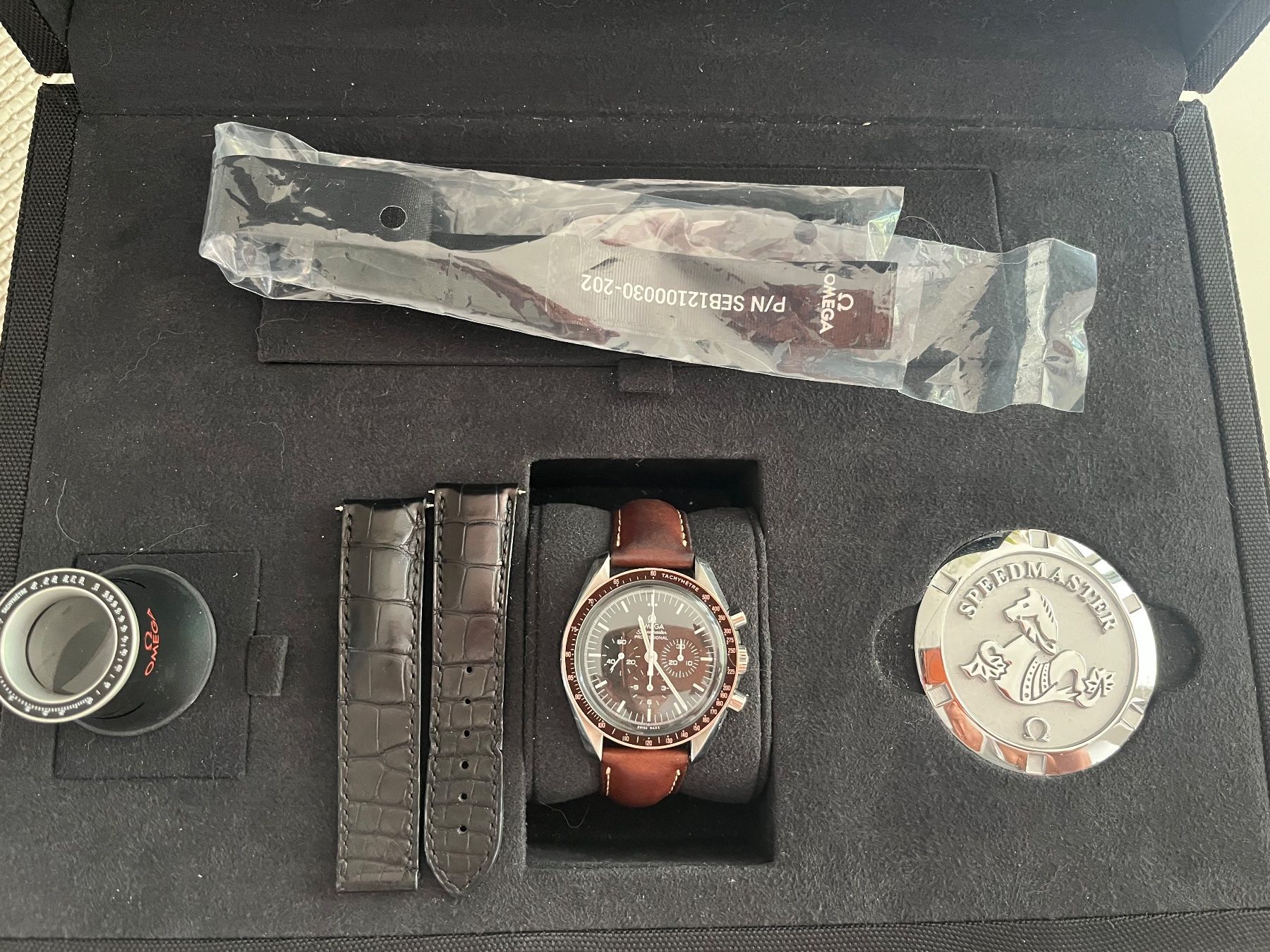 Omega Uhren: Omega Moonwatch Professional Chronograph 42MM – Gebraucht aus Männedorf von Helenanne 1