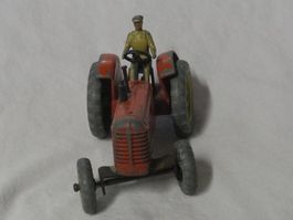 DINKY TOYS  TRAKTOR  TRACTEUR  BESPPIELT