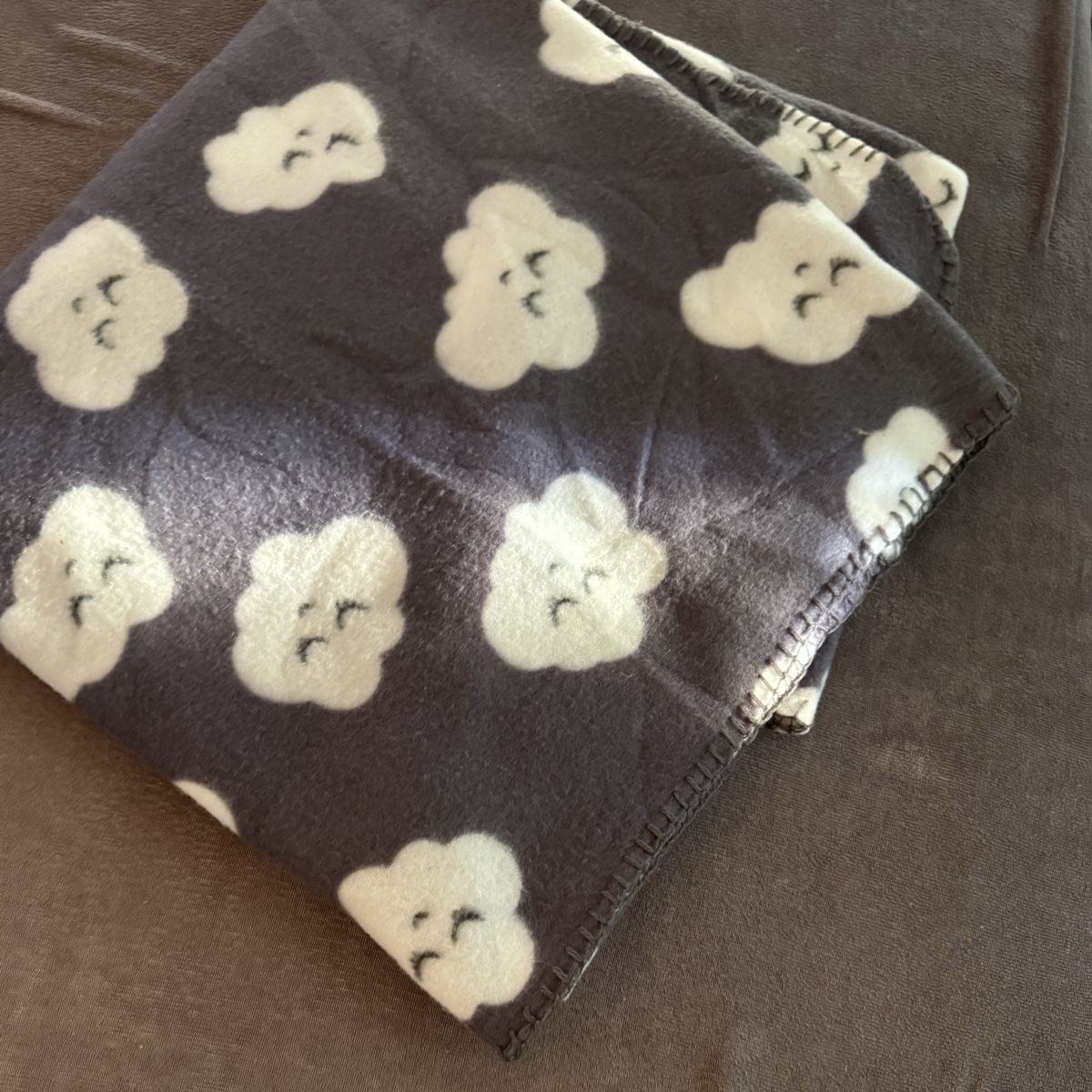 Couvertures: Fleece Blanket Clouds Small never used – Neuf (Voir description) à solothurn par mil_ja.t 1