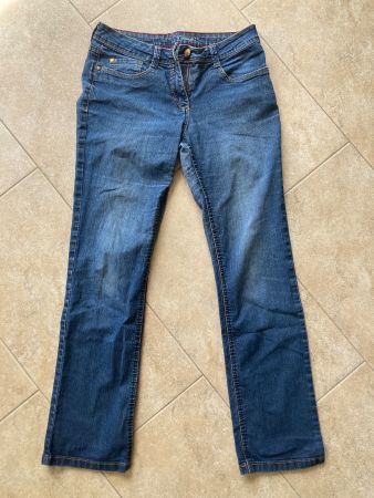 Jeans Straight Leg Short Gr. 36 Yessica C&A