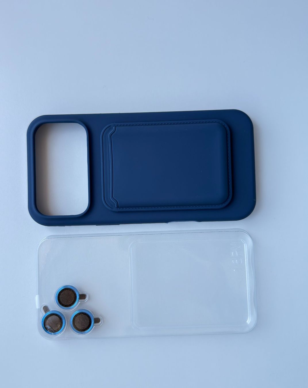 Apple Covers & Schutzfolien: Coque iPhone 17 Pro Max MagSafe avec Porte-Cartes – Neu und originalverpackt aus Thônex von Suisse.Shopping 2