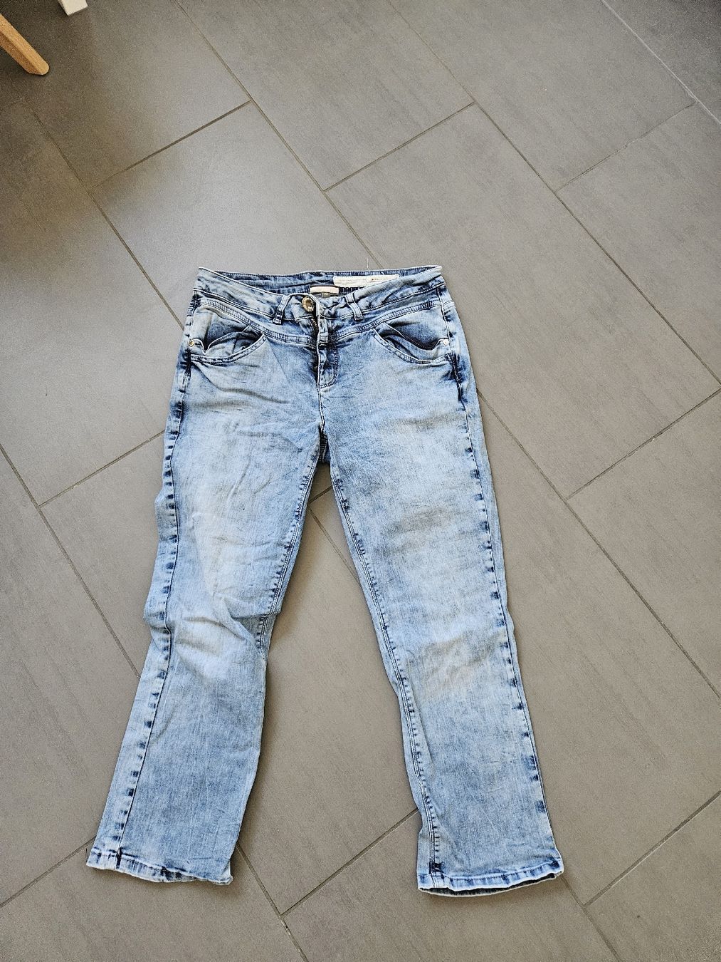 Cecil Jeans: Cecile – Gebraucht aus Ennetbürgen von LebuniaNW 1