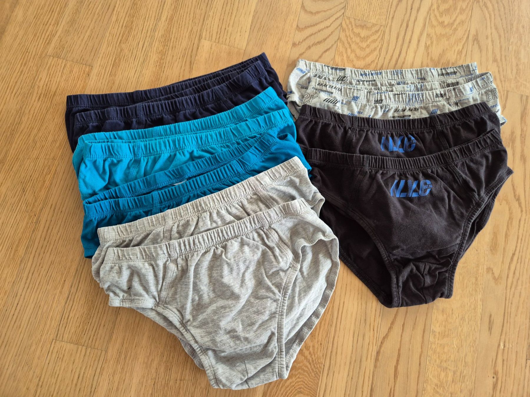 Sous-vêtements: Unterhosen Knaben Slips Gr.158-176 – D'occasion à Stäfa par Arjen2011 2