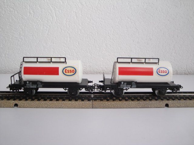 Rare wagon-citerne à deux essieux – immatriculé en Suède – de la firme Esso – Märklin HO – 4524 - Modélisme