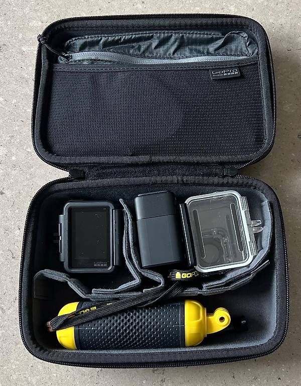 Action Cam: GoPro Hero 6 avec accessoires – Usato da Marly venduto da jepeto 2