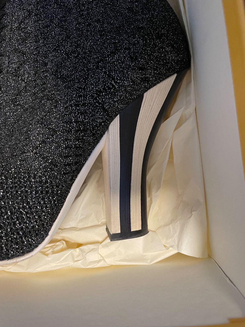 Fendi Scarpe da donna: Fendi - Black Metallic Stretch-knit Booties – Usato da Zollikon venduto da snowflake10- 3
