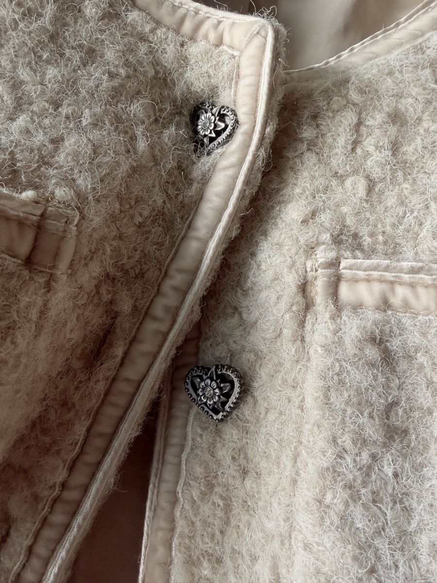 Giacche: Cropped Jacket Beige Heart Buttons – Nuovo (secondo la descrizione) da Zürich venduto da BettinaMarie2308 5