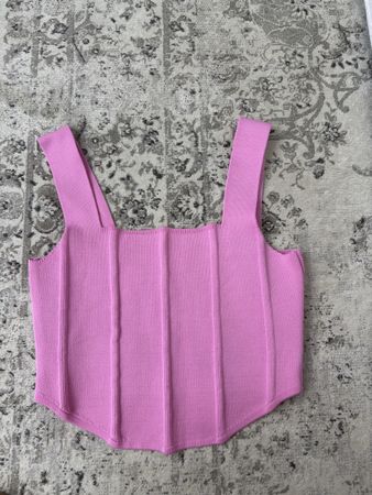 NEW - Pink Crop Top NP: 35.-