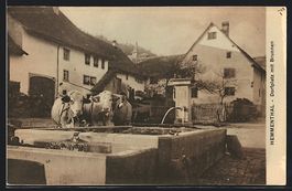 AK Hemmenthal, Dorfplatz mit Brunnen