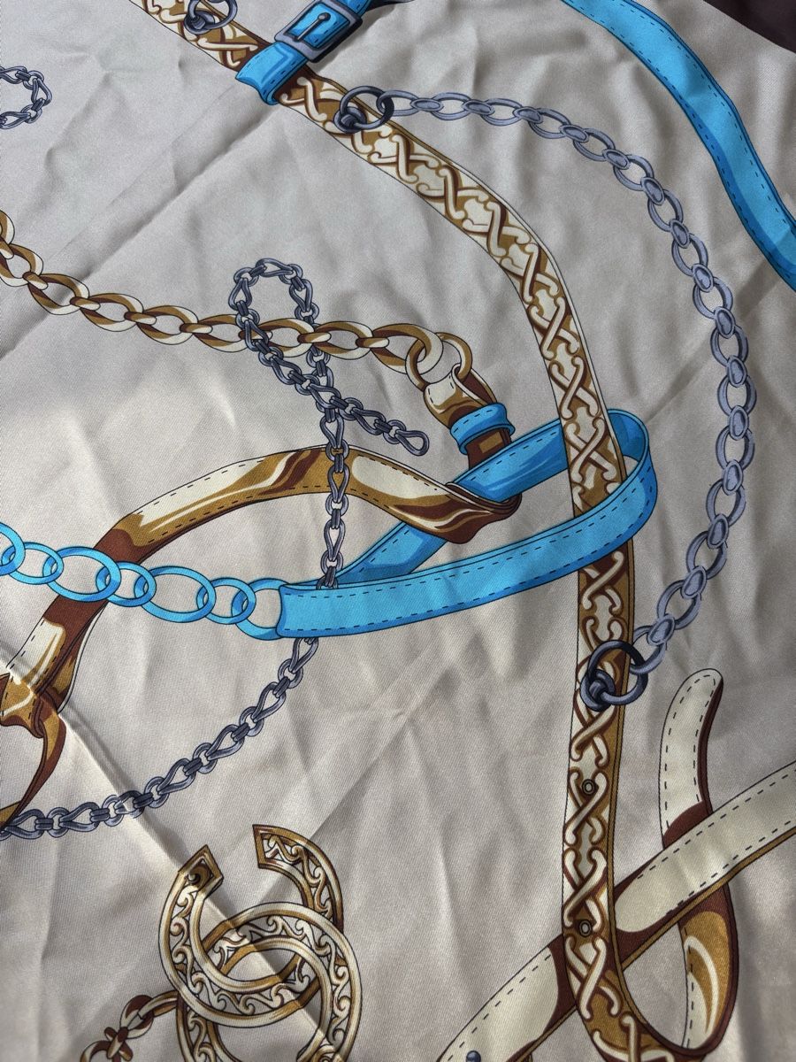 Chanel Foulards, Tücher & Schals: Chanel Seidenfoulard  – Neu (gemäss Beschreibung) aus Steinmaur von aly_mhs6 5