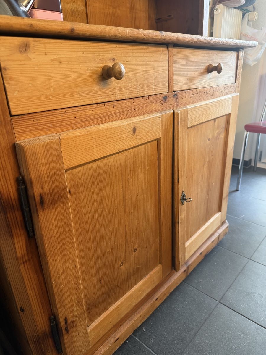 Scaffali: Antique Wooden Kitchen Cabinet – Usato da Ittigen venduto da KaufKiste. 3