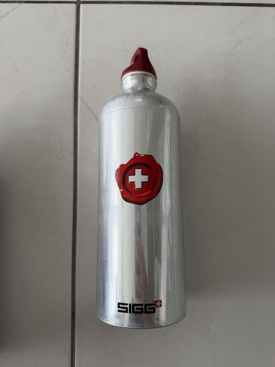 Sigg Borracce & Thermos: SIGG bottle new – Nuovo (secondo la descrizione) da Einsiedeln venduto da Fiolio