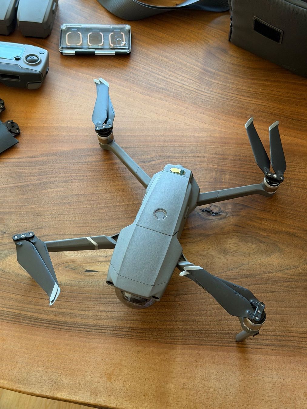 DJI Modellismo RC: DJI Mavic 2 Pro Hasselblad Lens Drohne Fly More Bundle – Usato da Zürich venduto da MitchFreuti 3