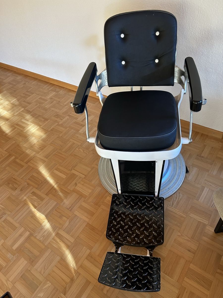 Lettini & sedie per cosmetici: Friseurstuhl  – Usato da Neukirch a.d. Thur venduto da Maxi876 1