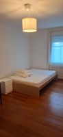 Bett (Schreibtisch-, und Stuhl auch möglich)