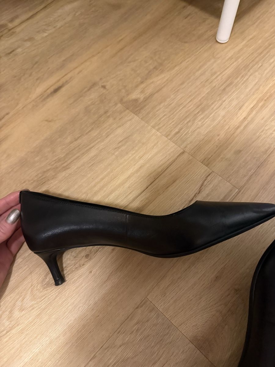Michael Kors Scarpe da donna: Michael Kors Alina Flex Kitten – Nuovo (secondo la descrizione) da Thun venduto da Julia1406 1