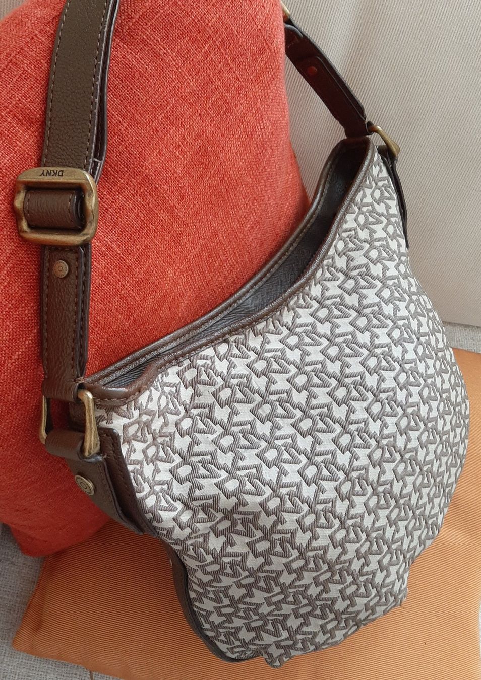 DKNY Borse da donna: Tolle DKNY Damentache ! – Usato da Allschwil venduto da Weyli18 4