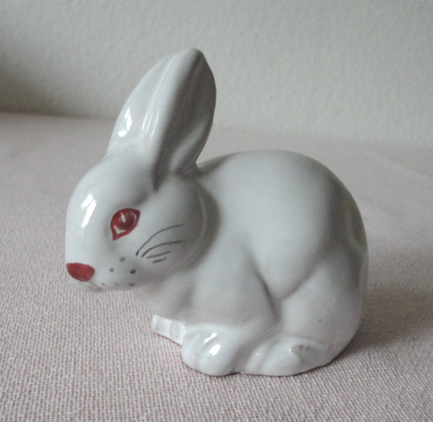 Figuren: Hasenfigur aus glasiertem Ton – Gebraucht aus zürich von parts5060
