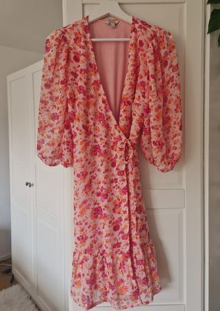Neu - Blumen Kleid von Veromoda, Gr. S