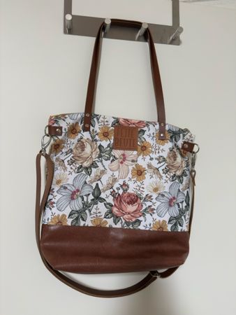 Schöne Handgefertigte Handtasche, neu