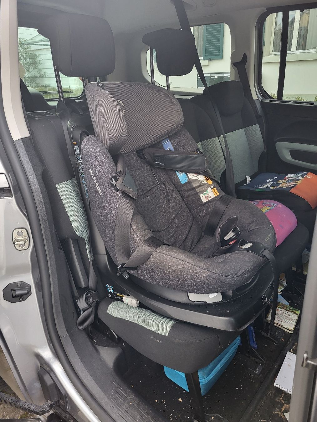 Maxi-Cosi Seggiolini per auto: Maxi Cosi Autositz mit ISOFIX 61cm-105cm – Usato da Brunnen venduto da Burger_king 3